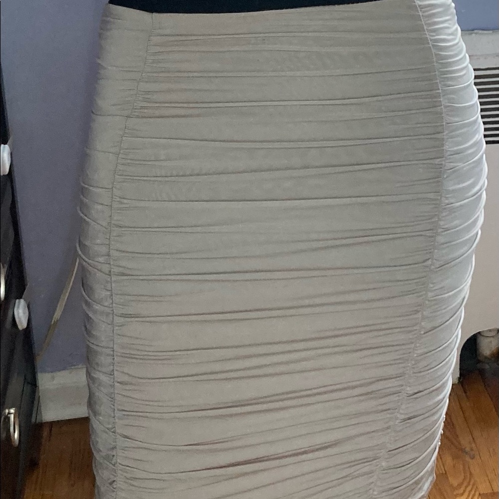 Ruffle pencil skirt knee length